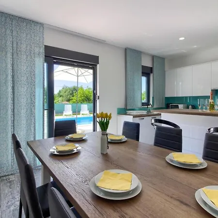 Mit Privatpool Fuer 8 Personen Ca 130 Qm In Paradiz Bei Vodnjan, Istrien Suedkueste Von Istrien Holiday home
