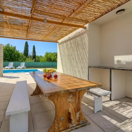 Mit Privatpool Fuer 8 Personen Ca 130 Qm In Paradiz Bei Vodnjan, Istrien Suedkueste Von Istrien Gajana