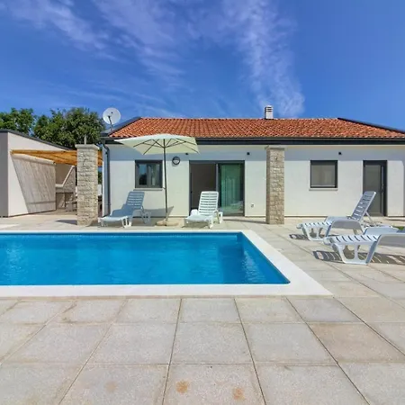 Holiday home Mit Privatpool Fuer 8 Personen Ca 130 Qm In Paradiz Bei Vodnjan, Istrien Suedkueste Von Istrien *