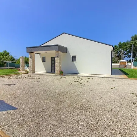 Mit Privatpool Fuer 8 Personen Ca 130 Qm In Paradiz Bei Vodnjan, Istrien Suedkueste Von Istrien * Gajana